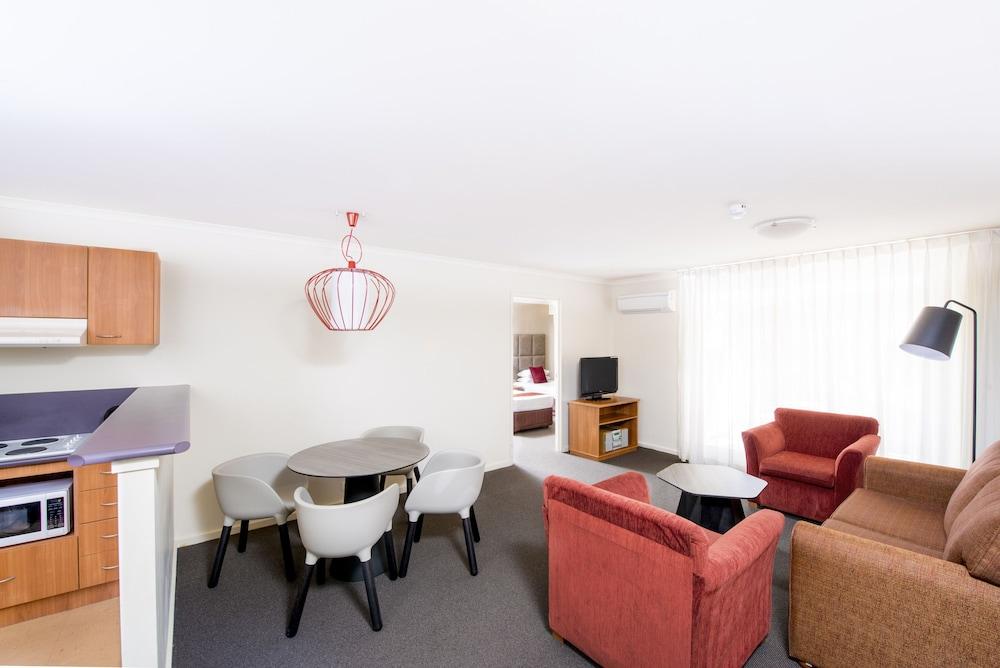 Mantra On Northbourne Aparthotel Canberra Eksteriør bilde