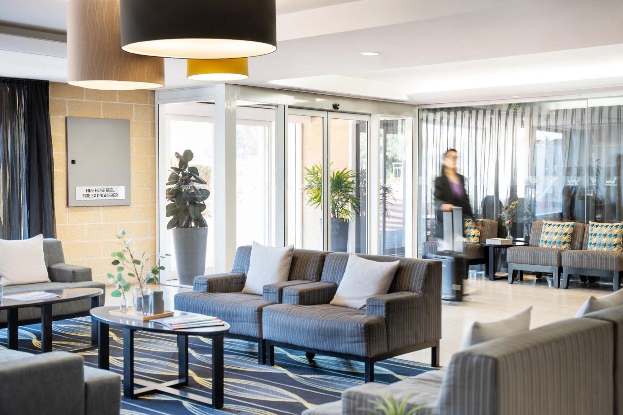 Mantra On Northbourne Aparthotel Canberra Eksteriør bilde