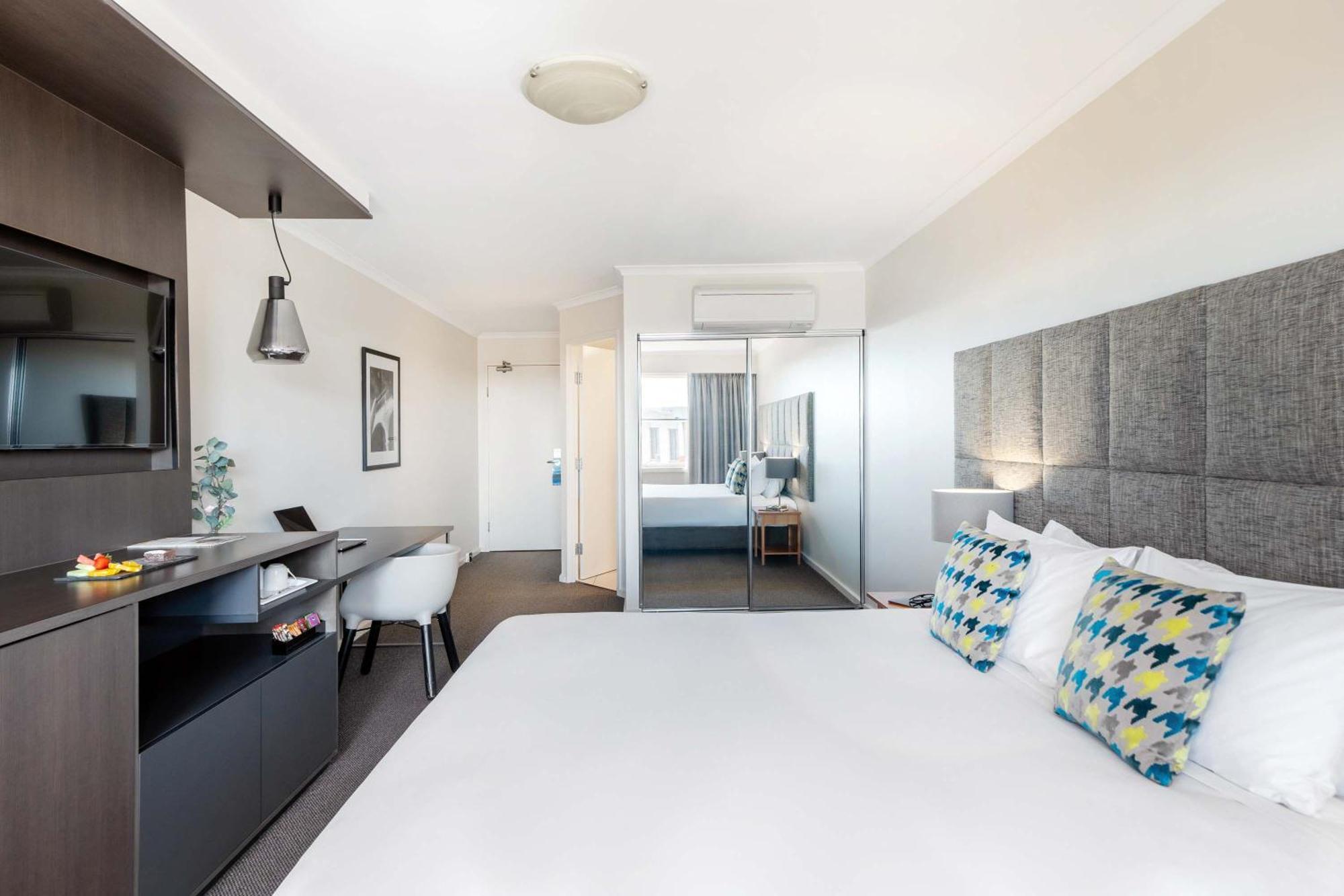 Mantra On Northbourne Aparthotel Canberra Eksteriør bilde