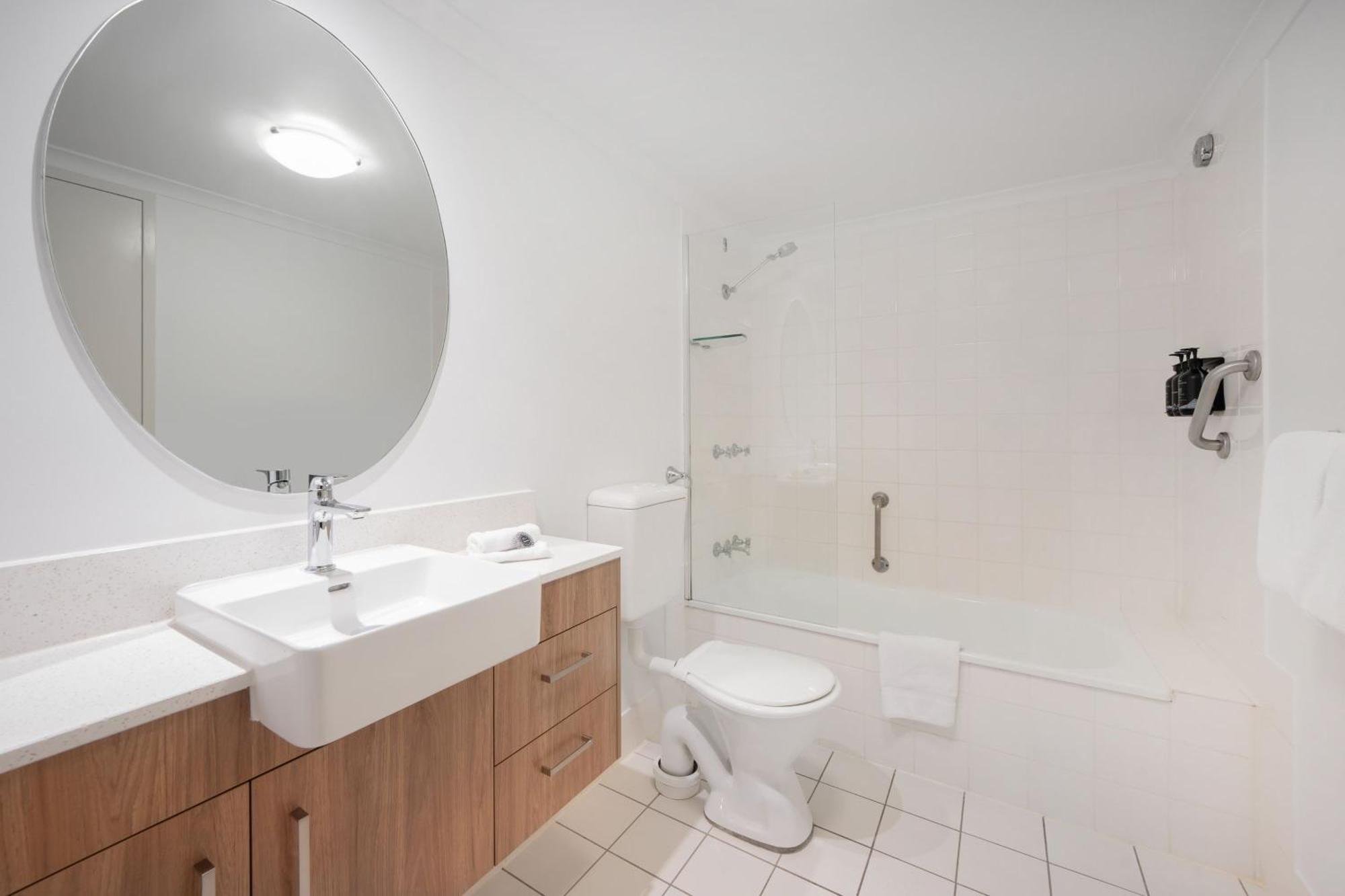 Mantra On Northbourne Aparthotel Canberra Eksteriør bilde