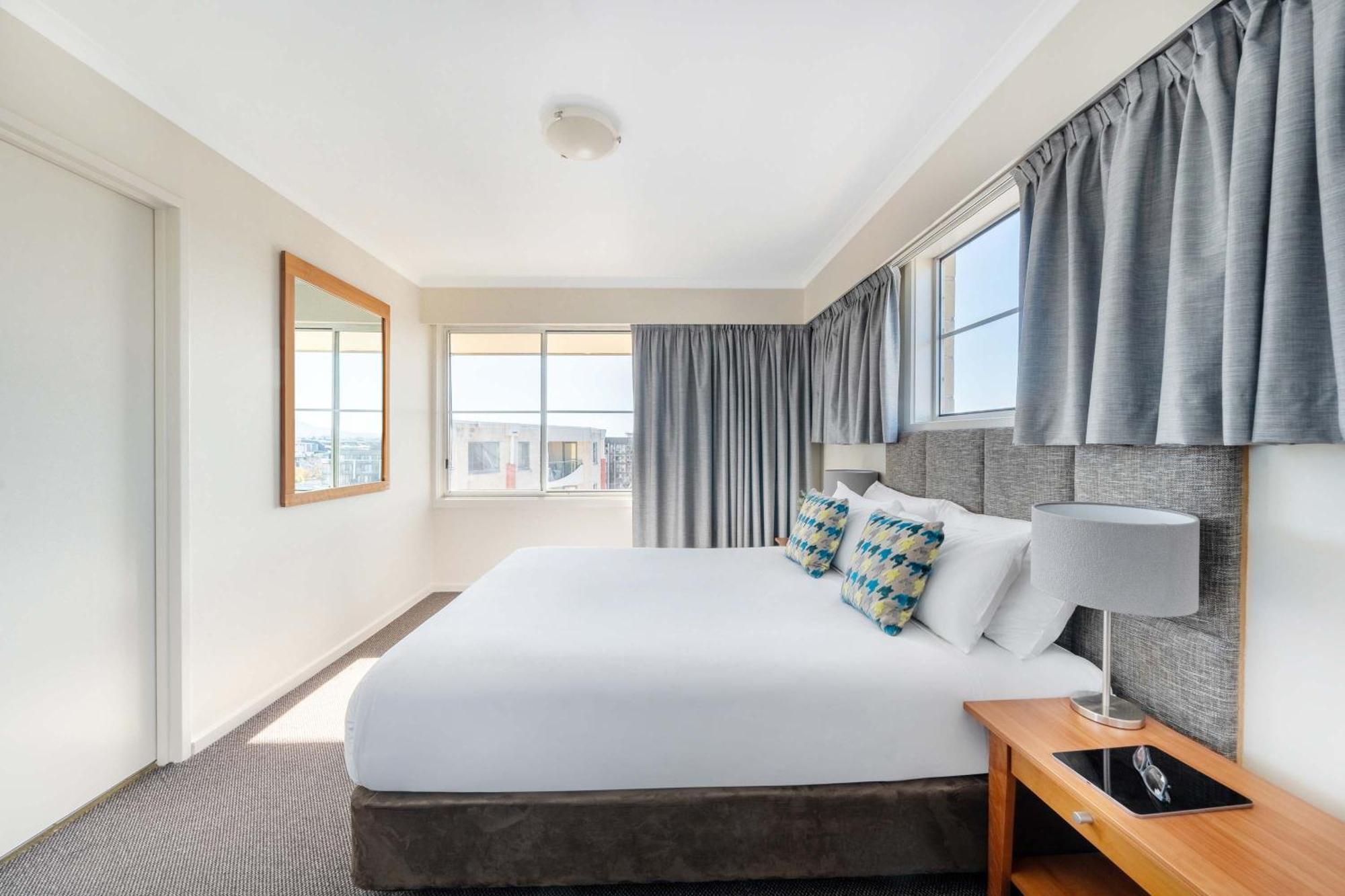 Mantra On Northbourne Aparthotel Canberra Eksteriør bilde