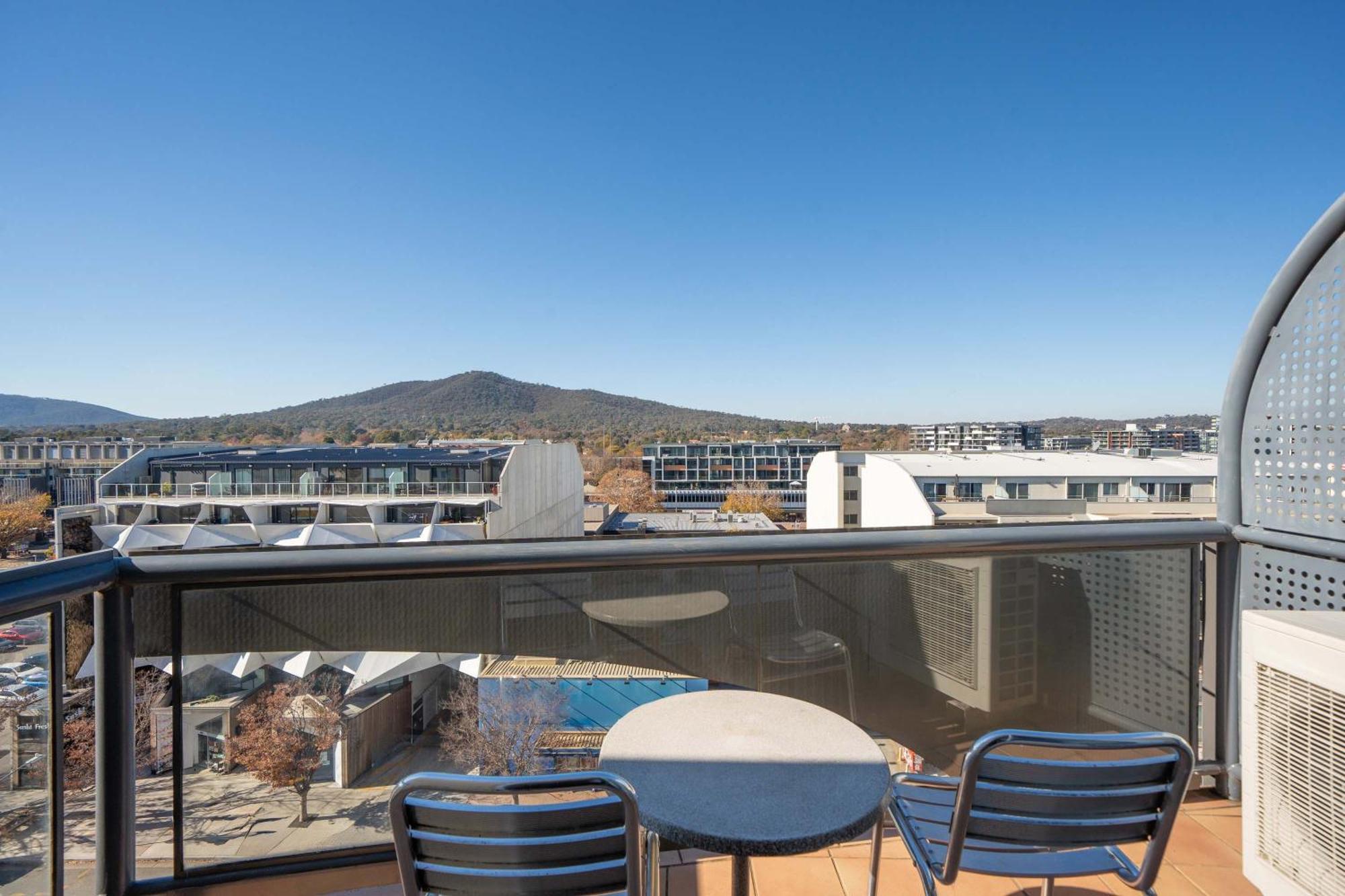 Mantra On Northbourne Aparthotel Canberra Eksteriør bilde
