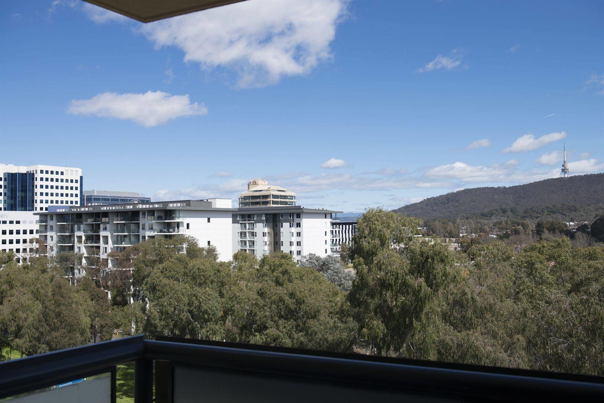 Mantra On Northbourne Aparthotel Canberra Eksteriør bilde
