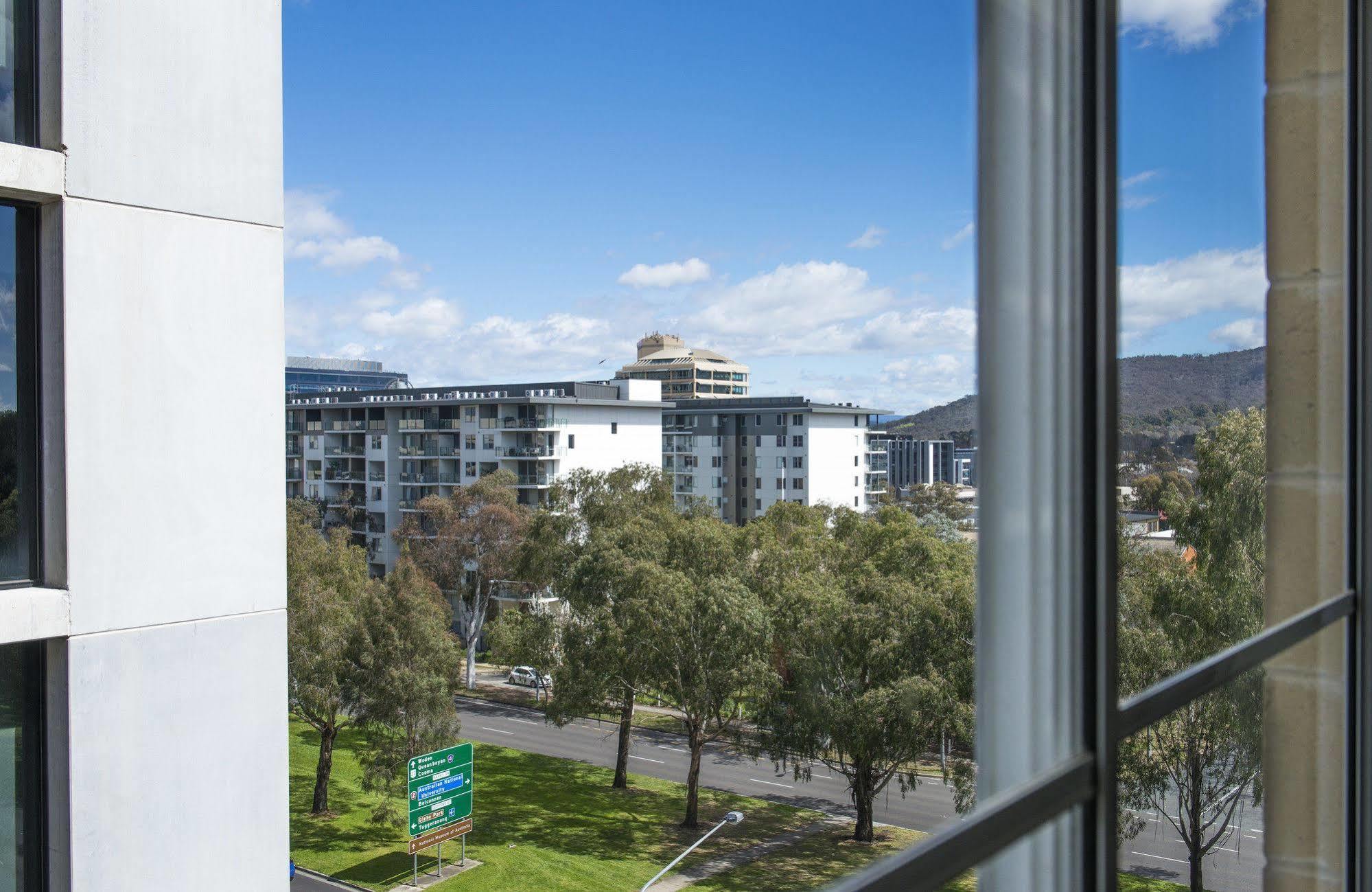 Mantra On Northbourne Aparthotel Canberra Eksteriør bilde